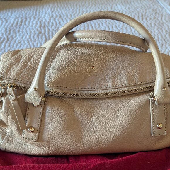 EUC Kate Spade Beige Leather Cobble Hill Leslie Satchel - Picture 1 of 13